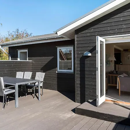 Holiday home Front In With Kitchen *